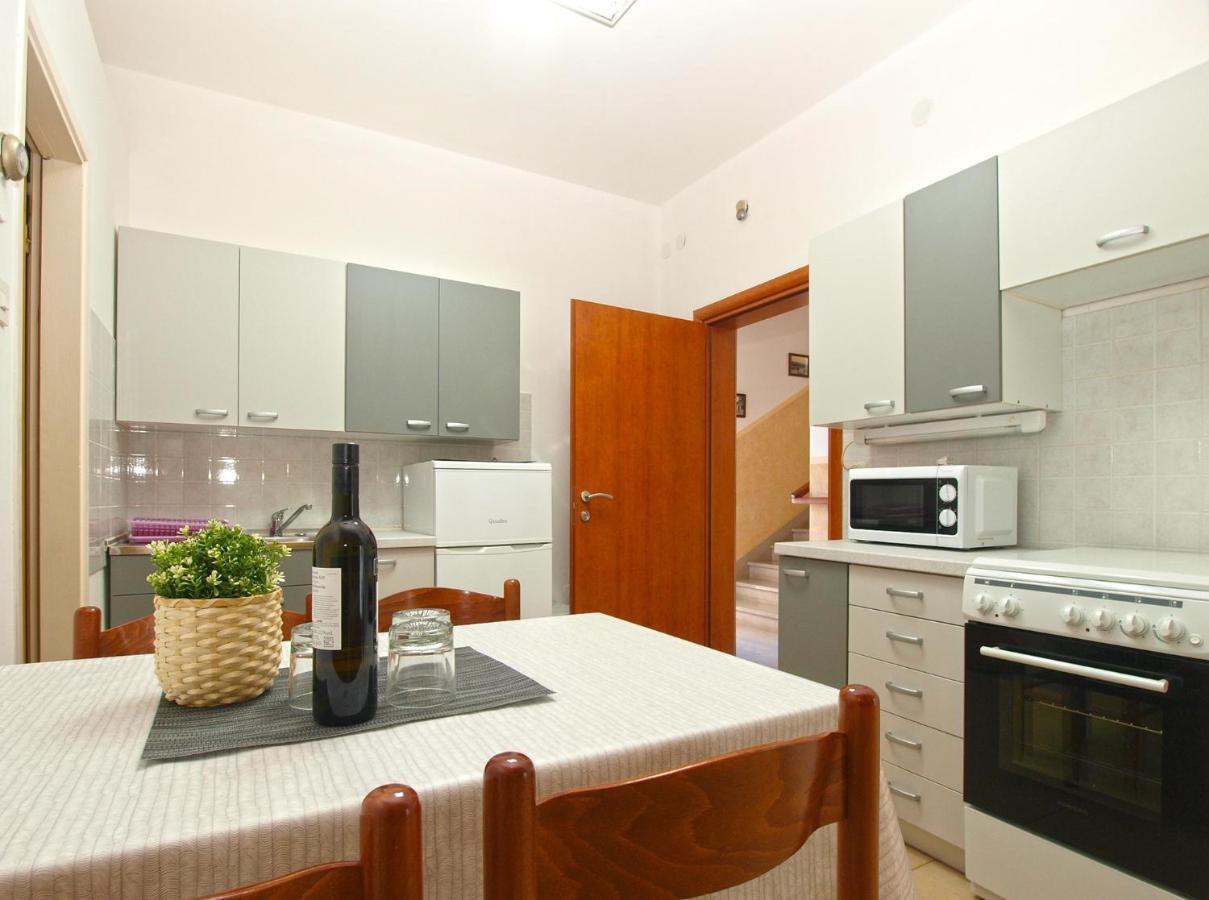 Apartments Biskupije 810 Медулин Екстериор снимка